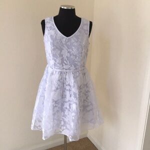 NWT! YUMI size M white sleeveless dress